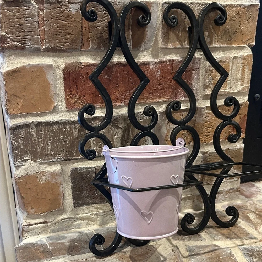 Vintage Elegant Black Wrought Iron Wall Decor Set
